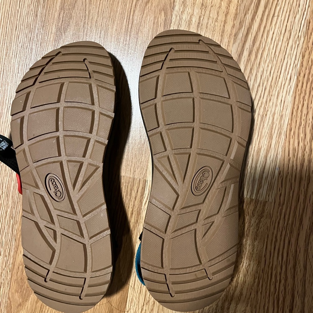 Chaco Black, Green, and Blue Sandals bodhi women's Size 9 like new - Picture 2 of 5